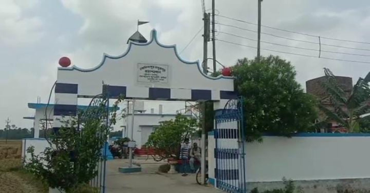  মুসলিম ভাইদের দেওয়া জমিতেই শ্মশান পেল বসিরহাটের গ্রাম! ধন্য ধন্য করছেন সকলে