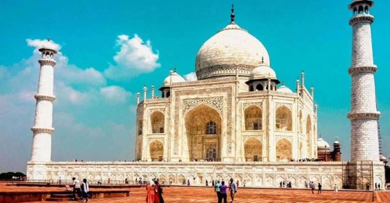 ভারত ভ্রমণে নতুন নিয়ম! ডিজিটাল কার্ড ছাড়া ১ অক্টোবর থেকে ঢুকতে পারবেন না বিদেশিরা
