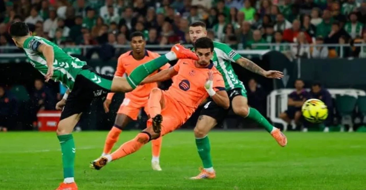 "রিয়াল বেতিসকে উড়িয়ে দিল বার্সা! তরেসের হ্যাটট্রিকে ৫-৩ গোলে রোমাঞ্চকর জয়"