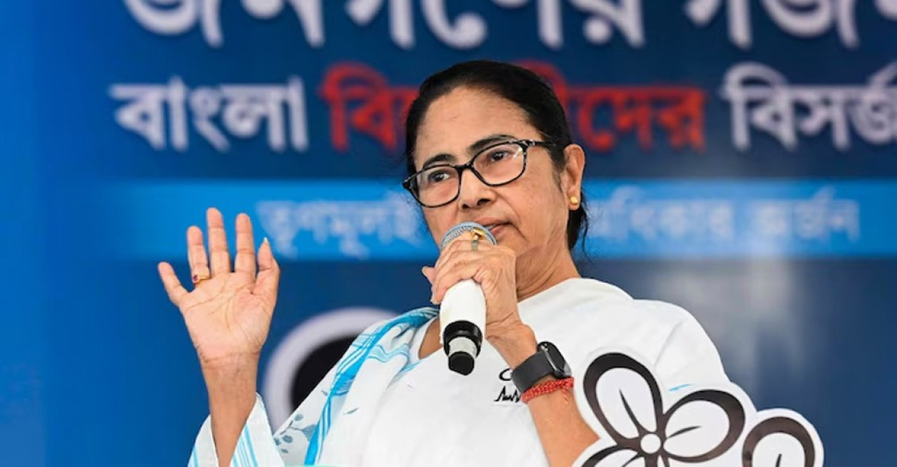 গঙ্গা চুক্তি নবায়ন নিয়ে নরেন্দ্র মোদি ও শেখ হাসিনা আলোচনায় পশ্চিম বঙ্গকে বাদ দেয়ায় ক্ষুব্ধ মমতা 
