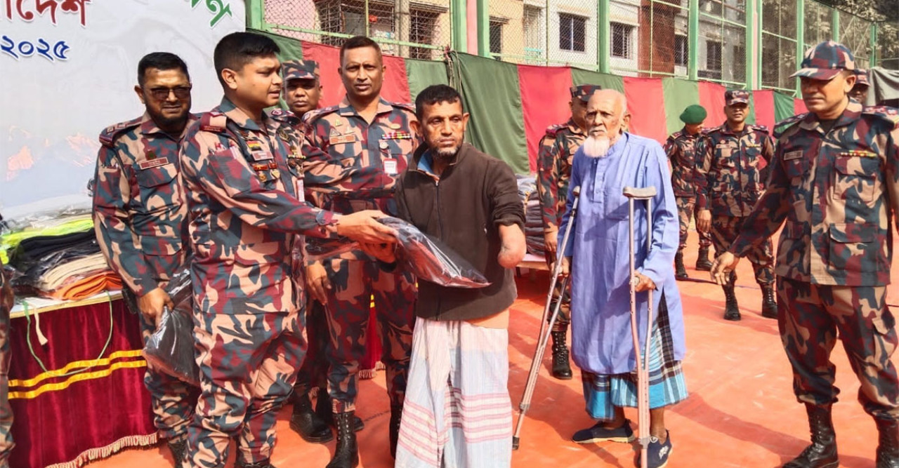 ৭০০ জন শীতার্ত ও অসহায়কে শীতবস্ত্র দিলো বিজিবি