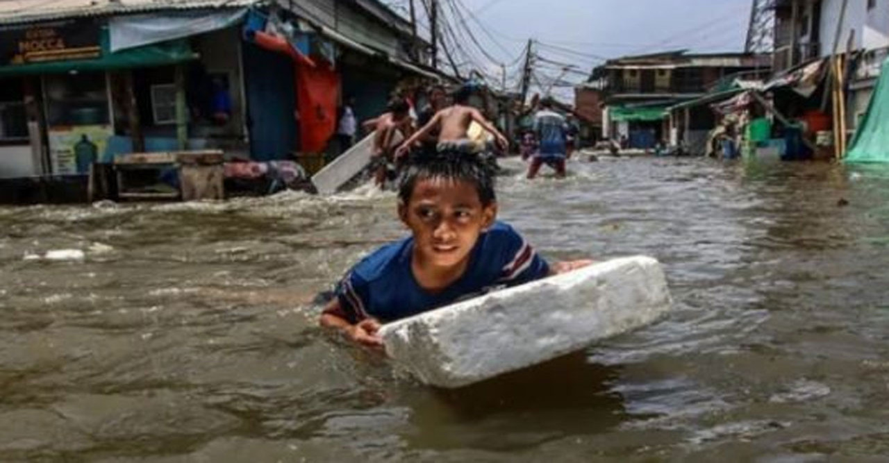 জলুবায়ু সংকট মোকাবিলায় দরিদ্র দেশগুলোকে বছরে ৩০০ বিলিয়ন ডলার দেবে ধনী দেশ
