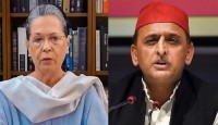উপনির্বাচনে অখিলেশকে সমর্থন কংগ্রেসের, বিজেপি বিরোধিতায় মমতার পথে সোনিয়ারা
