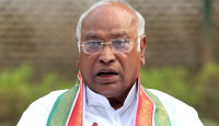 মোদি সরকারের পতন যেকোনো সময়ে বললেন কংগ্রেস সভাপতি