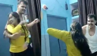 হাসপাতালে জামা খুলে বাগ্‌দত্তার সঙ্গে ডাক্তারের হট ডান্স! ভিডিও ভাইরাল, এখন বিপদে চাকরি