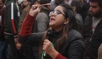 জামিয়া বিশ্ববিদ্যালয় চত্বরেই ‘নো এন্ট্রি’ দিল্লি দাঙ্গায় অভিযুক্ত সফুরা জারগারকে